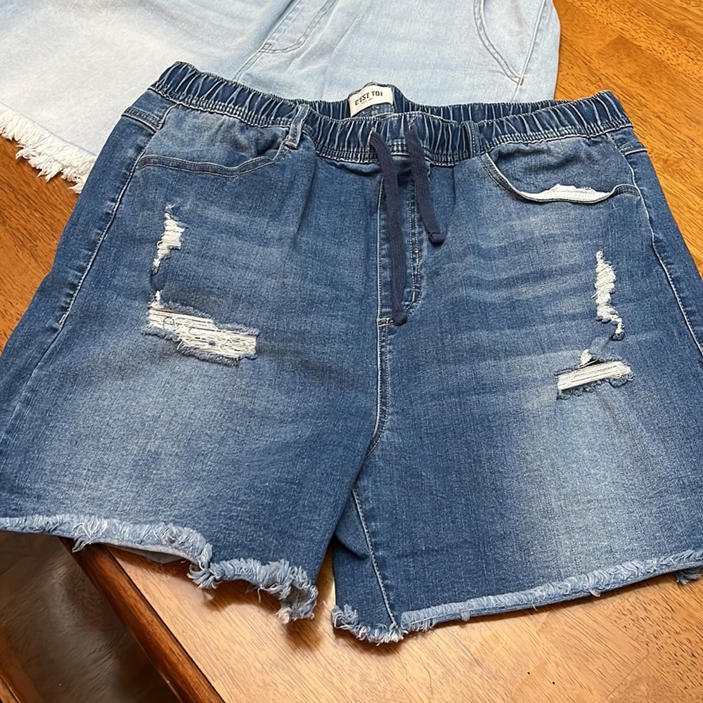 Lot of Women’s Shorts - Picture 4 of 10